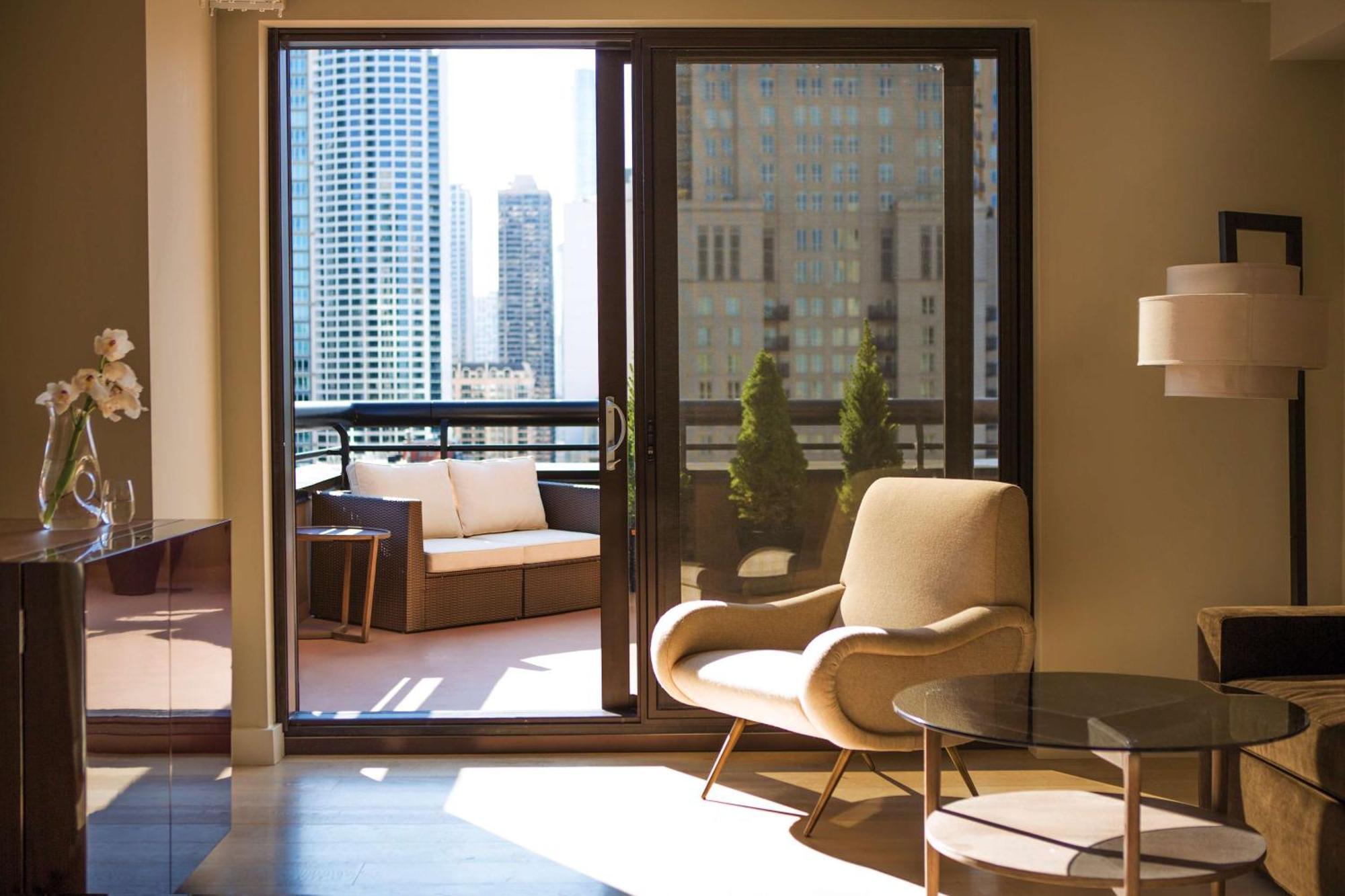 Thompson Chicago, By Hyatt Hotel Exterior photo